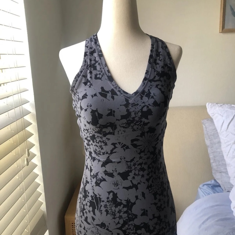 Lululemon All You Do Tank Floral Black / Grey Size 2
